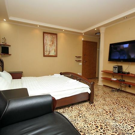 Pechersk Apartment In Kiev Center Екстериор снимка