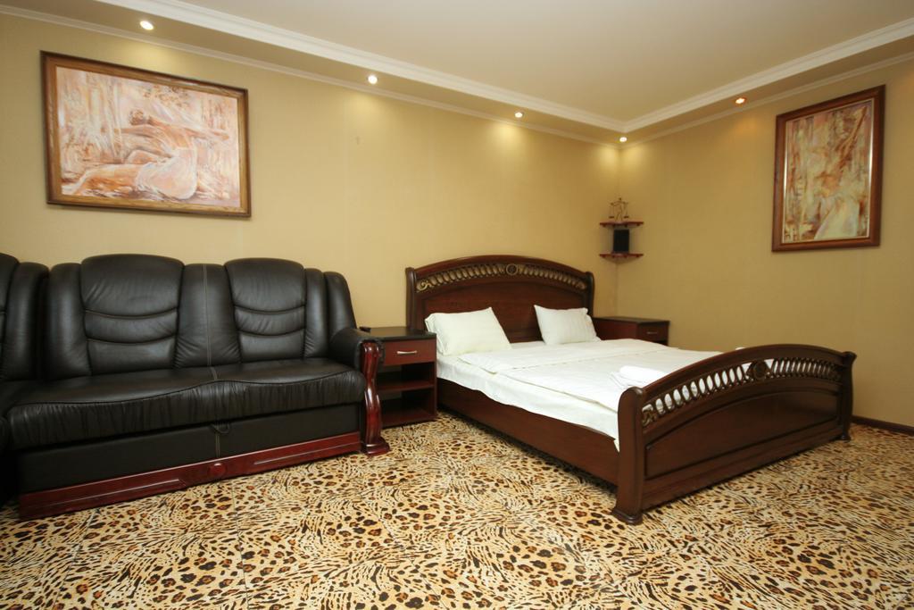 Pechersk Apartment In Kiev Center Стая снимка